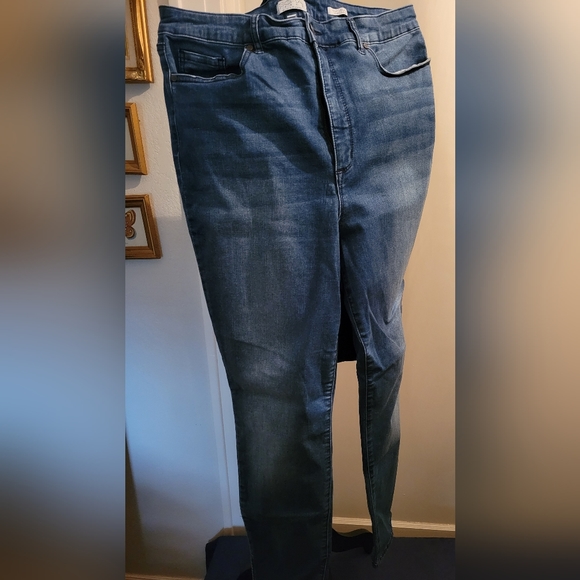 Sofia Vergara skinny ankle jean - Picture 2 of 8